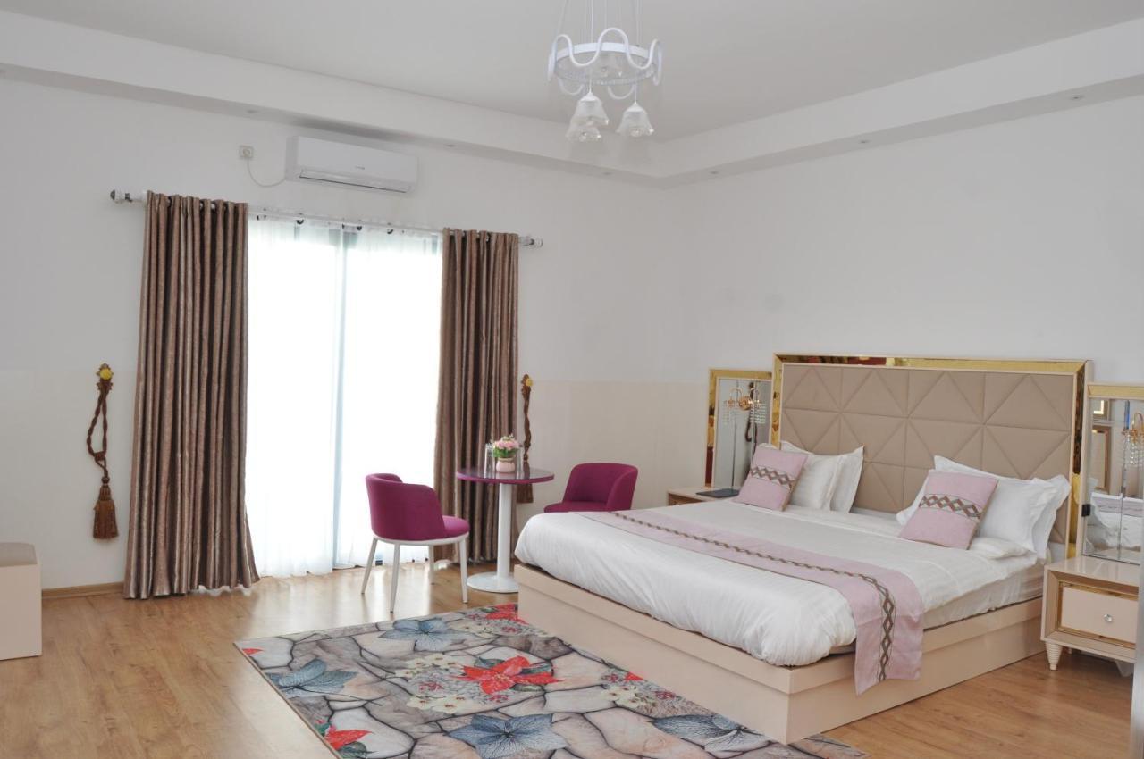 Hotel Sky Blue Mada Alasora Bagian luar foto