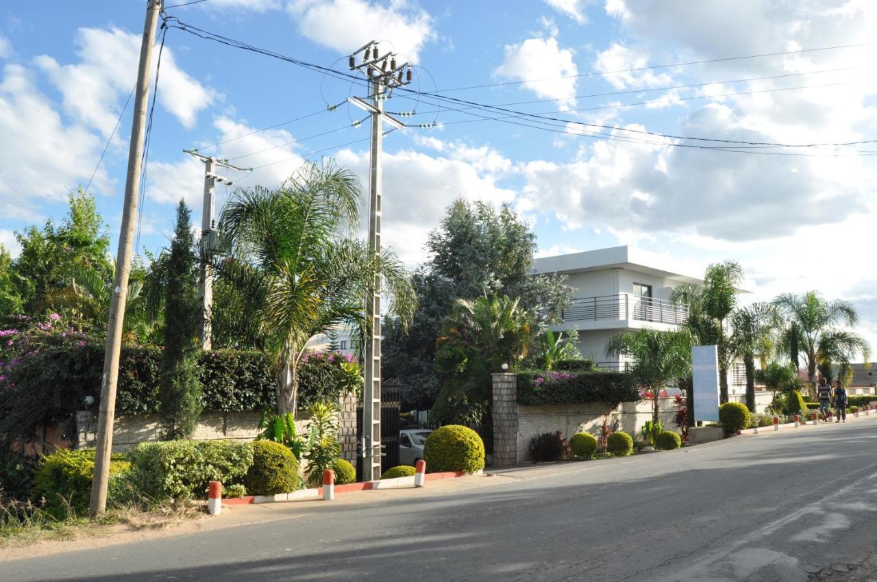 Hotel Sky Blue Mada Alasora Bagian luar foto