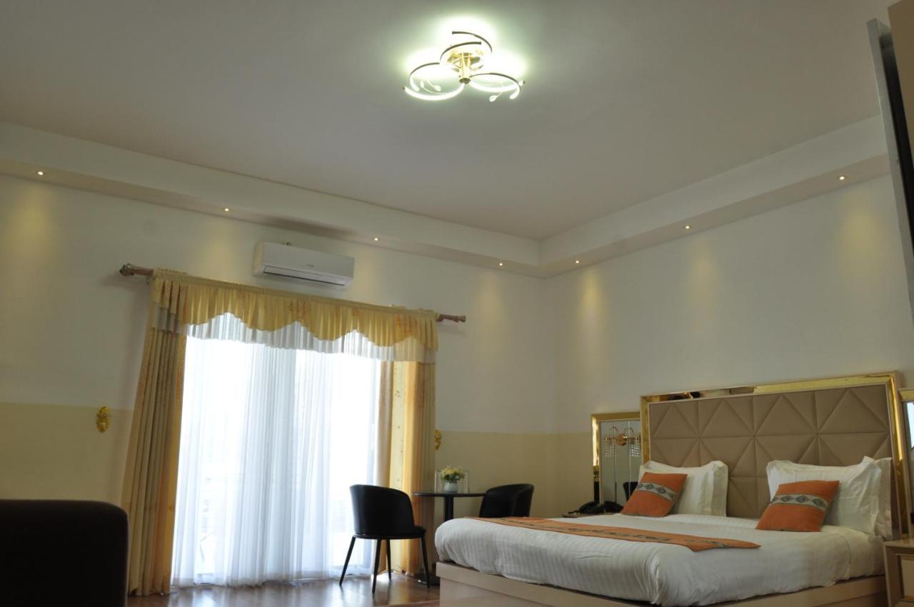 Hotel Sky Blue Mada Alasora Bagian luar foto