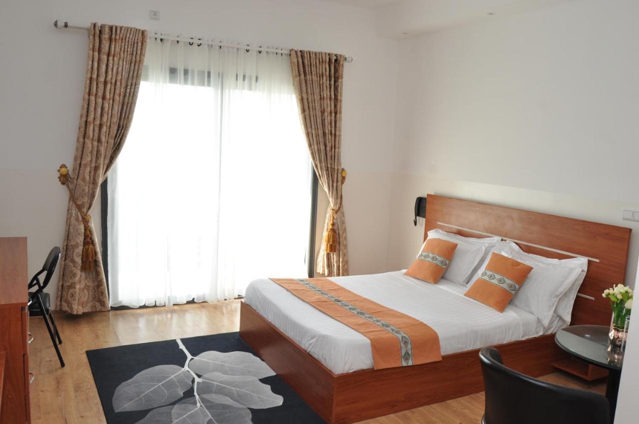 Hotel Sky Blue Mada Alasora Bagian luar foto