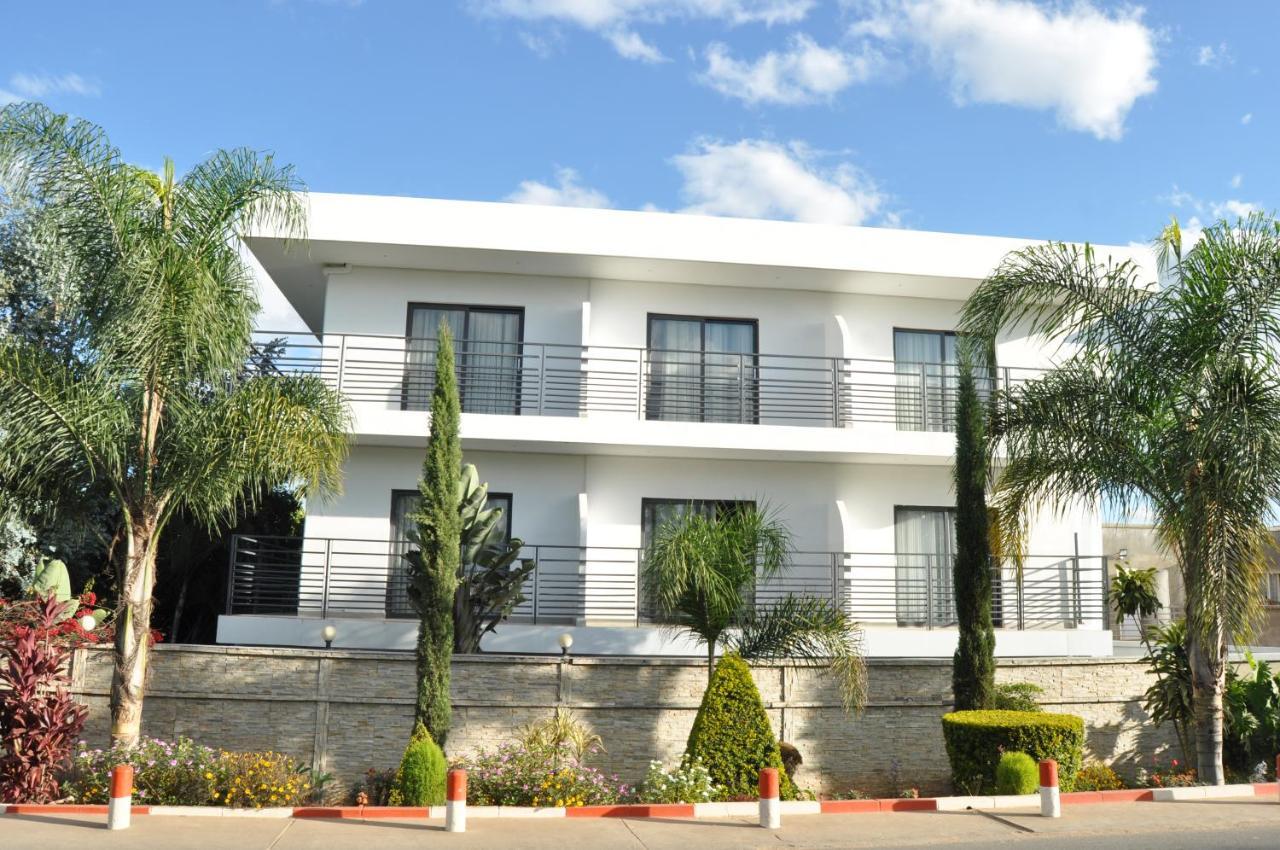 Hotel Sky Blue Mada Alasora Bagian luar foto
