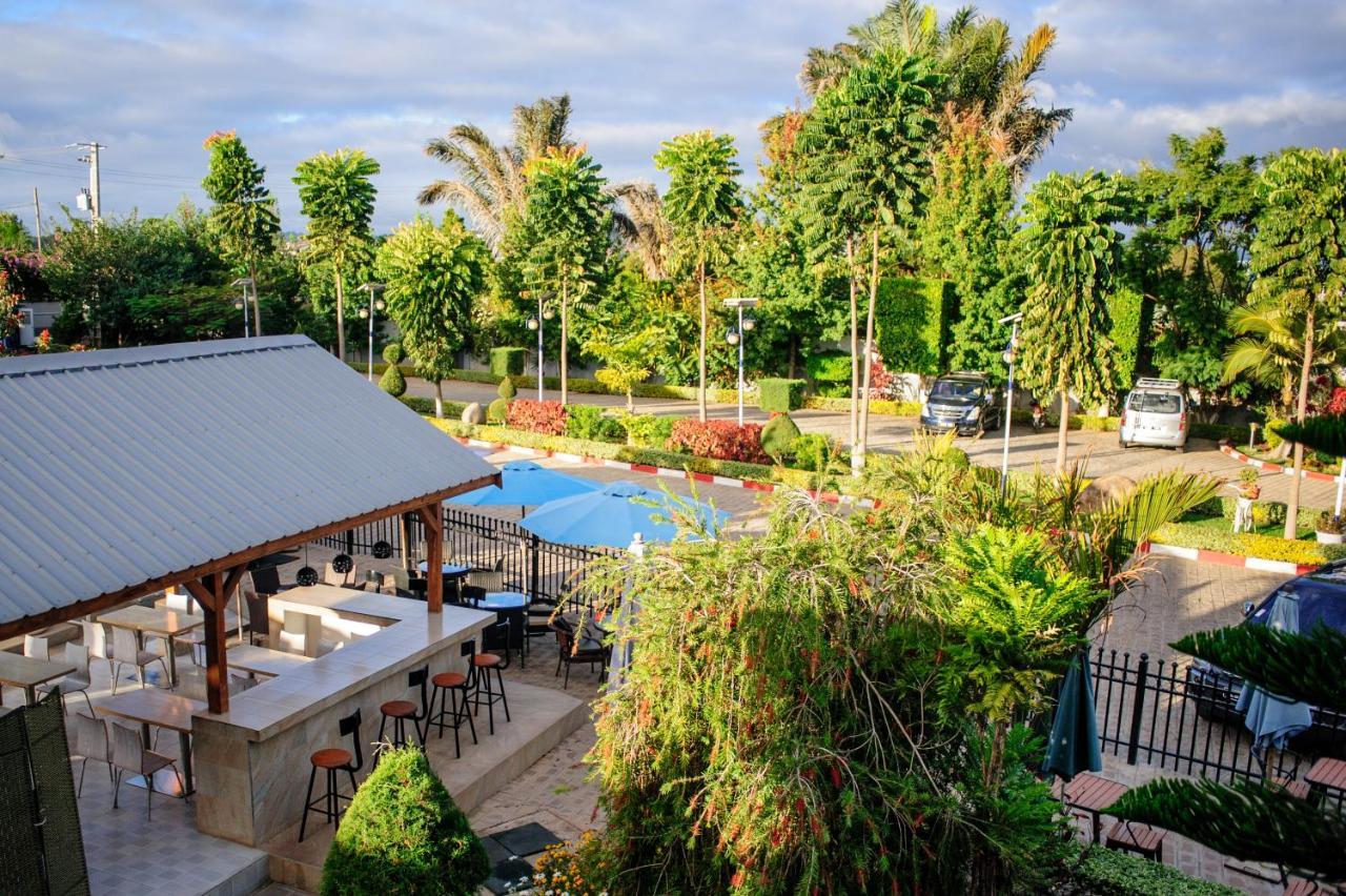 Hotel Sky Blue Mada Alasora Bagian luar foto