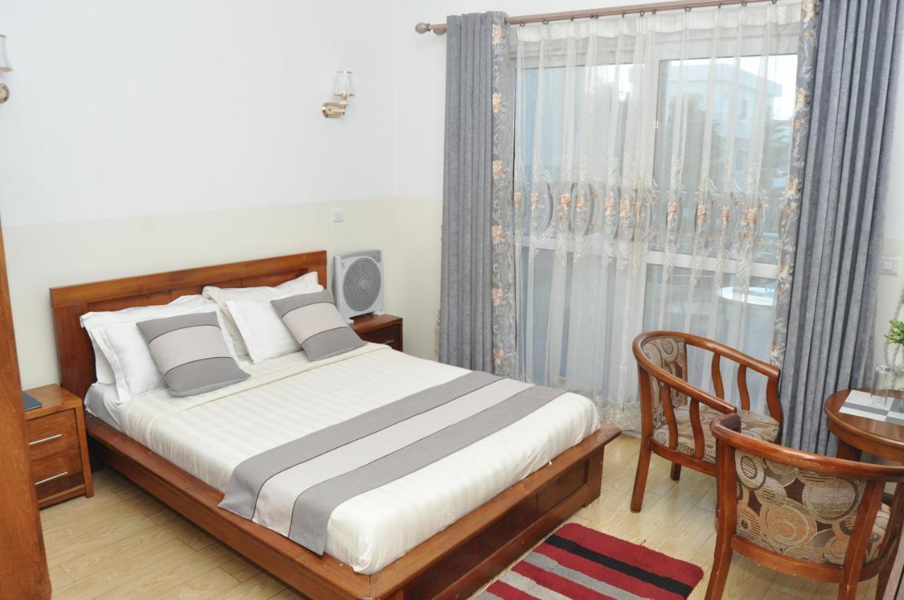 Hotel Sky Blue Mada Alasora Bagian luar foto