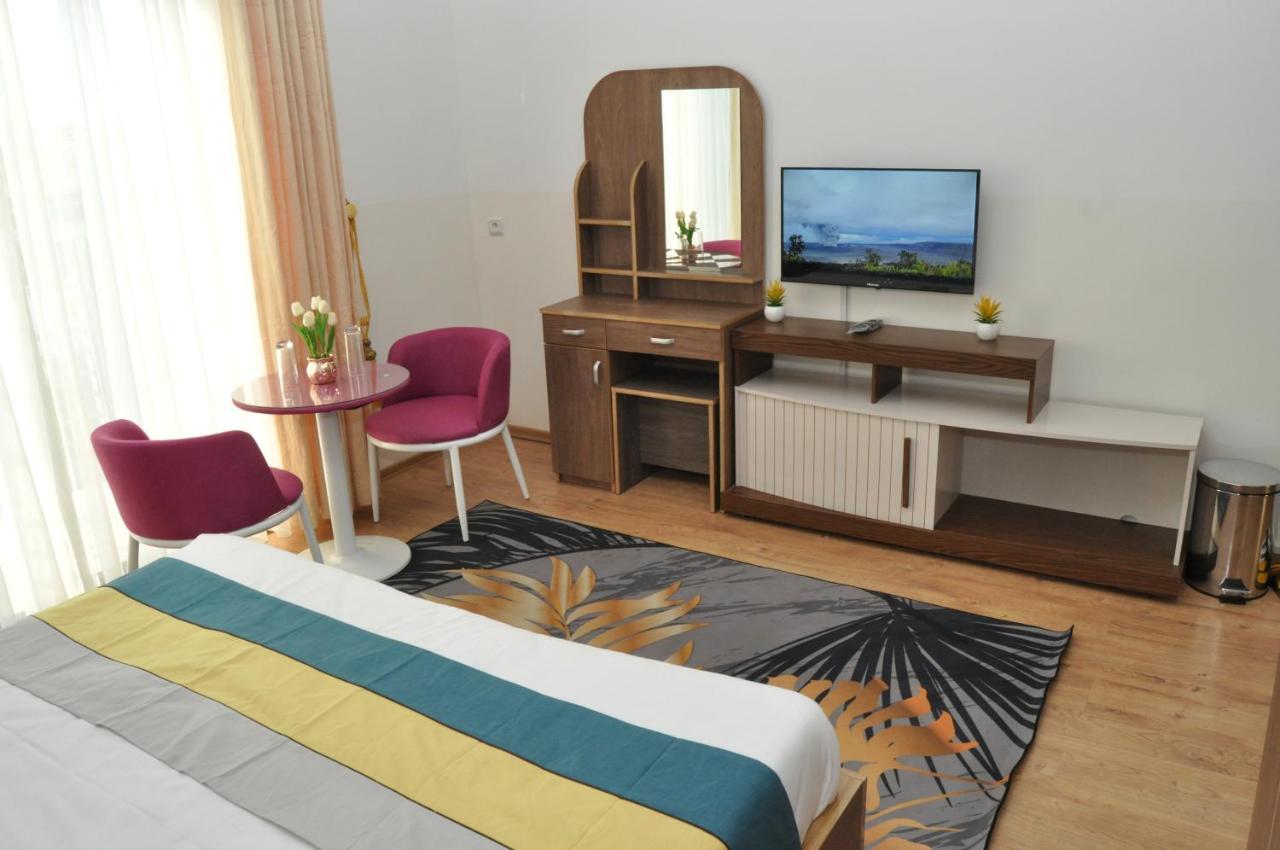 Hotel Sky Blue Mada Alasora Bagian luar foto